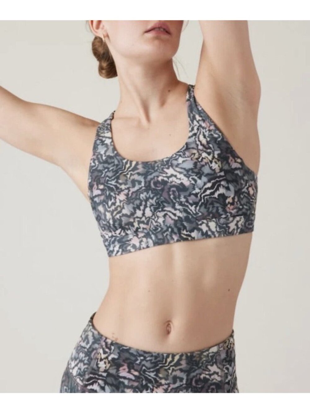 Athleta Ultimate Ease Sports Bra Women’s XS Kinetic Abstract Removable Pads Gym
